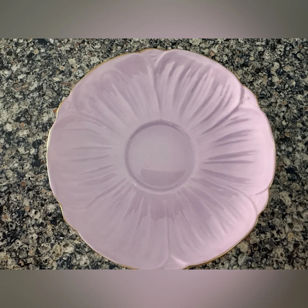Shelley England‎ - Lavender and Gold Teacup and Saucer